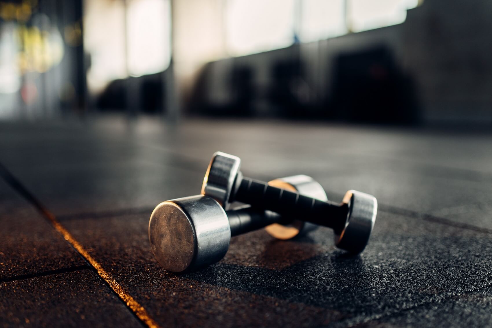 Why Commercial Contractors Should Encourage Rubber Flooring in Gyms